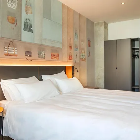 Loginn Hotel *